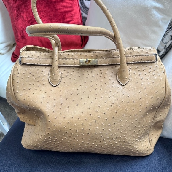 Gilli Tan Hobo Bag Purse ostrich Leather Gold Metal Carry On, Doctor, Commuter - Picture 1 of 15